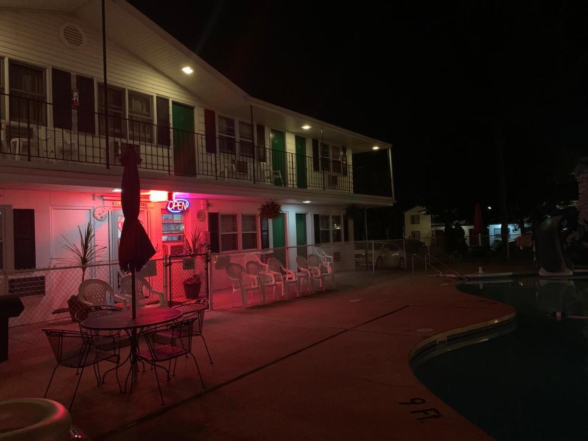 Colonial Motel Wisconsin Dells Kültér fotó