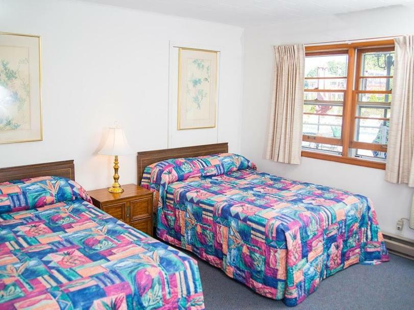 Colonial Motel Wisconsin Dells Kültér fotó